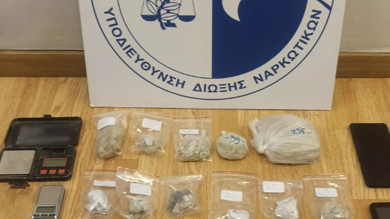 Συνελήφθησαν τρία άτομα για διακίνηση ναρκωτικών στο κέντρο της Αθήνας