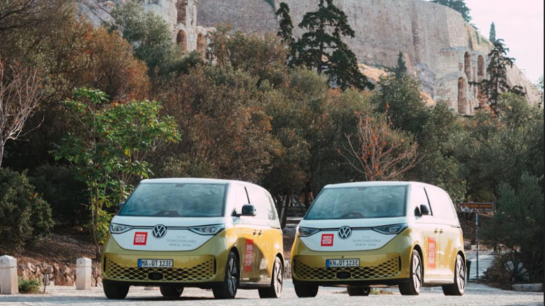 Κάνοντας 6.500χλμ. με ηλεκτρικό αυτοκίνητο – Το ταξίδι δύο VW ID.Buzz από τη Γενεύη στη Ντόχα, μέσω Ελλάδας