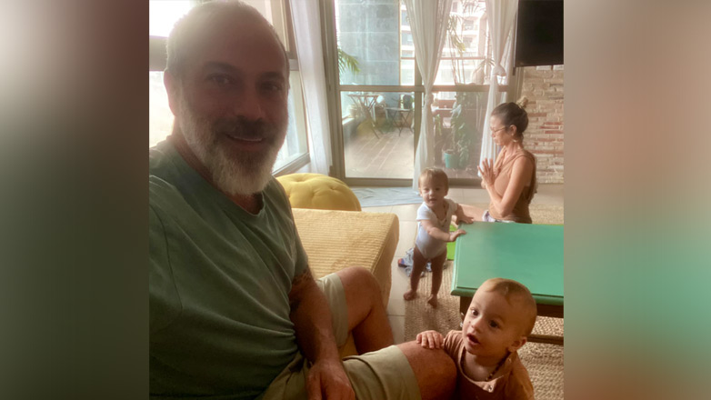 Συγκλονιστική ανάρτηση Έλληνα που ζει στο Ισραήλ: «Μας χτυπούσαν τα ξημερώματα 10 λεπτά την πόρτα του σπιτιού»