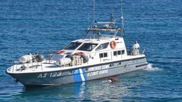 Στο αγκυροβόλιο Μυκόνου κατέπλευσαν τα δύο φορτηγά πλοία που συγκρούστηκαν το πρωί δυτικά της Ικαρίας