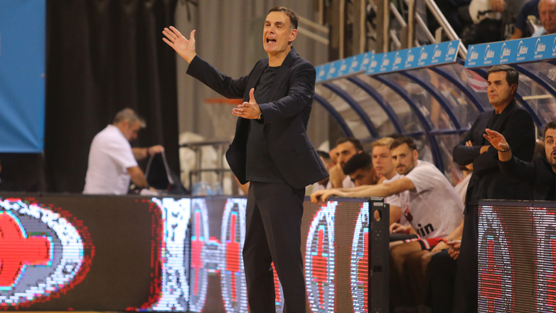 Εκνευρισμένος με τη διαιτησία ο Μπαρτζώκας: «Δεν παίχτηκε μπάσκετ, ήταν κάτι άλλο»