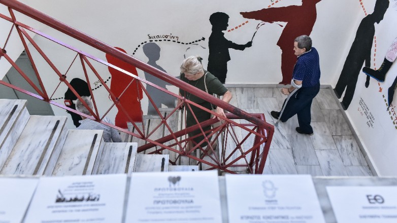 Χανιά: Δικαστική αντιπρόσωπος σηκώθηκε και έφυγε από εκλογικό κέντρο πριν την ολοκλήρωση της διαδικασίας