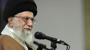 Χαμενεΐ: Πρέπει να εκδοθούν θανατικές ποινές για τους Ισραηλινούς ηγέτες