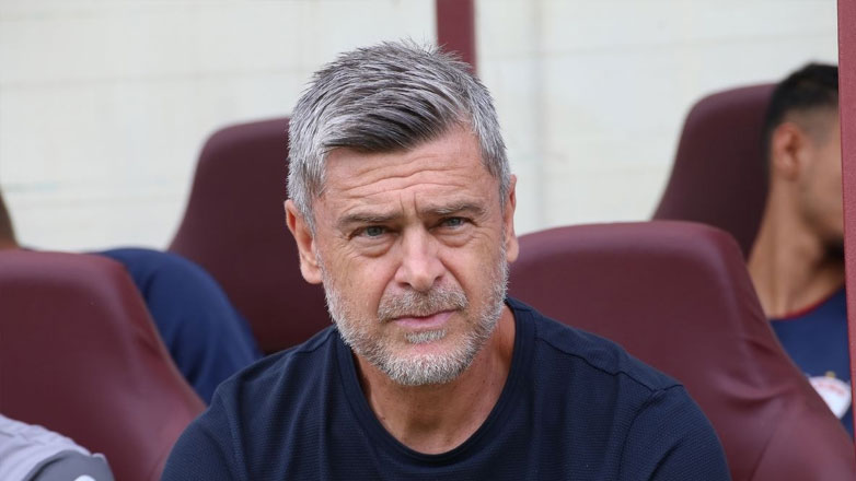 ΑΕΛ: Παραιτήθηκε ο Δερμιτζάκης μετά τη νίκη στο ντεμπούτο του