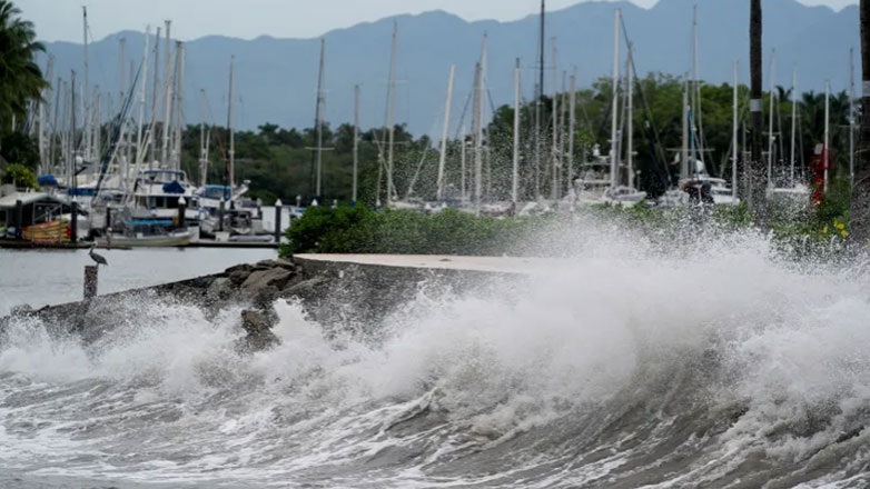 Μεξικό: Ο τυφώνας Λίντια αποδυναμώνεται, τουλάχιστον ένας νεκρός