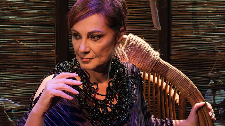 «Ξαφνικά Πέρσι το Καλοκαίρι», του Τένεσι Ουίλιαμς με τη Φιλαρέτη Κομνηνού – Δείτε τις πρώτες φωτογραφίες της παράστασης