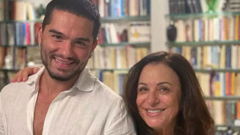 Χρήστος Μάστορας: Η συνάντηση με τη Χαρούλα Αλεξίου, τα γέλια και η συγκίνηση