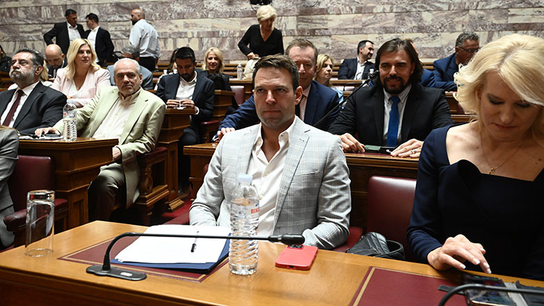 Επισημοποιείται το ρήγμα στον ΣΥΡΙΖΑ – Νέος γύρος αναμέτρησης στην Πολιτική Γραμματεία την Τρίτη