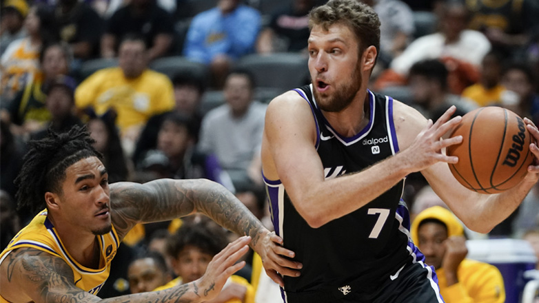 ΝΒΑ: Βασικός ο Βεζένκοφ στην ήττα των Κινγκς από τους Λέικερς