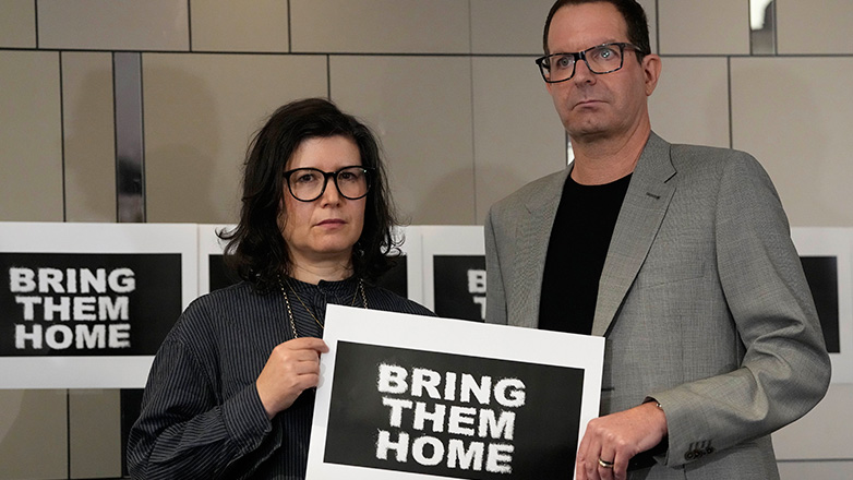 Μεσανατολικό: Συγγενείς ομήρων κάνουν αγωνιώδη έκκληση για την απελευθέρωσή τους