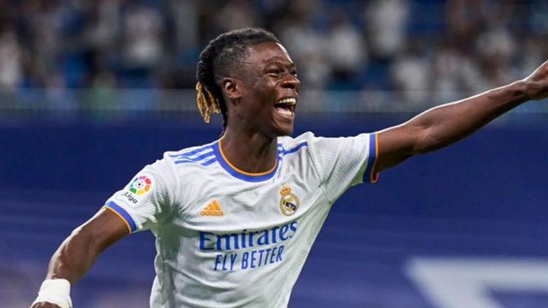 Ρεάλ Μαδρίτης: Ανακοινώνει το νέο συμβόλαιο με τον Καμαβινγκά