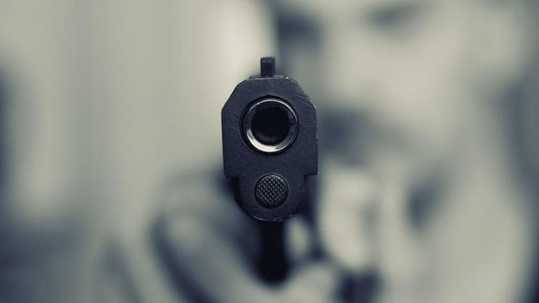 Ληστεία στην Κηφισιά: «Μη φωνάξεις και δώσε μας τα χρήματα που έχεις»