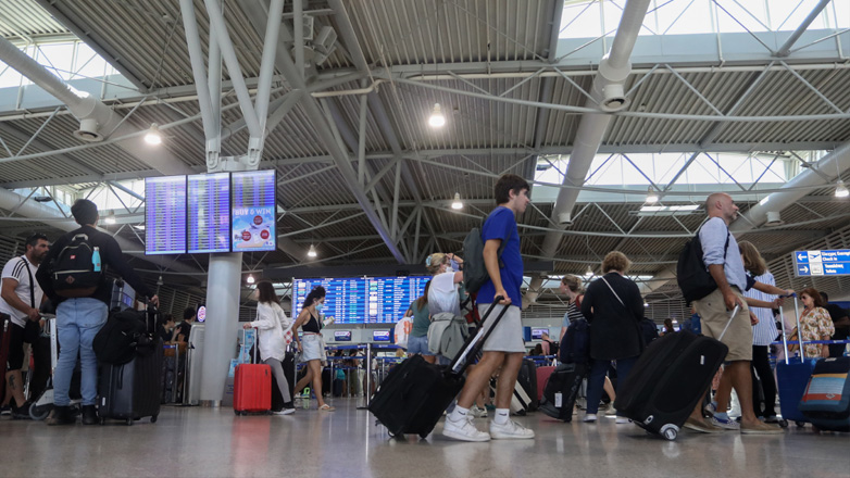 Προσγειώθηκε στην Αθήνα η 1η πτήση τσάρτερ για τον επαναπατρισμό Αμερικανών από το Ισραήλ