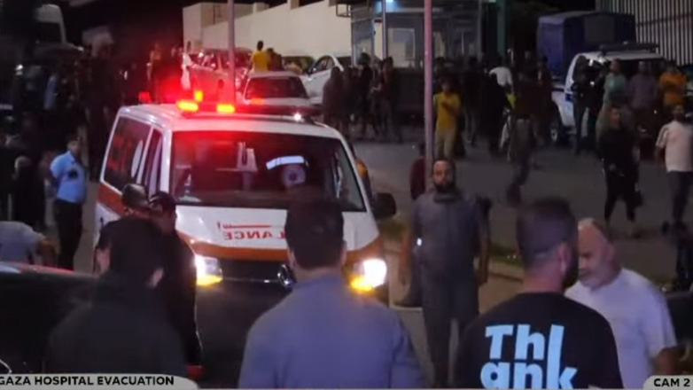 Οι Παλαιστίνιοι εκκενώνουν το νοσοκομείο της Γάζας