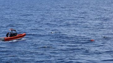 ΛΔ Κονγκό: Τουλάχιστον 30 νεκροί και 167 αγνοούμενοι από τη βύθιση πλοιαρίου στον ποταμό Κονγκό