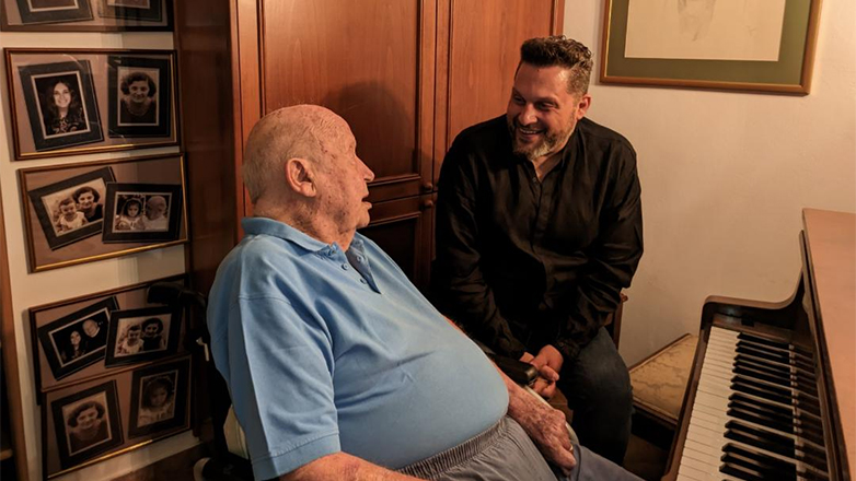 Ο Μπάμπης Βελισσάριος συναντά τον Μίμη Πλέσσα!