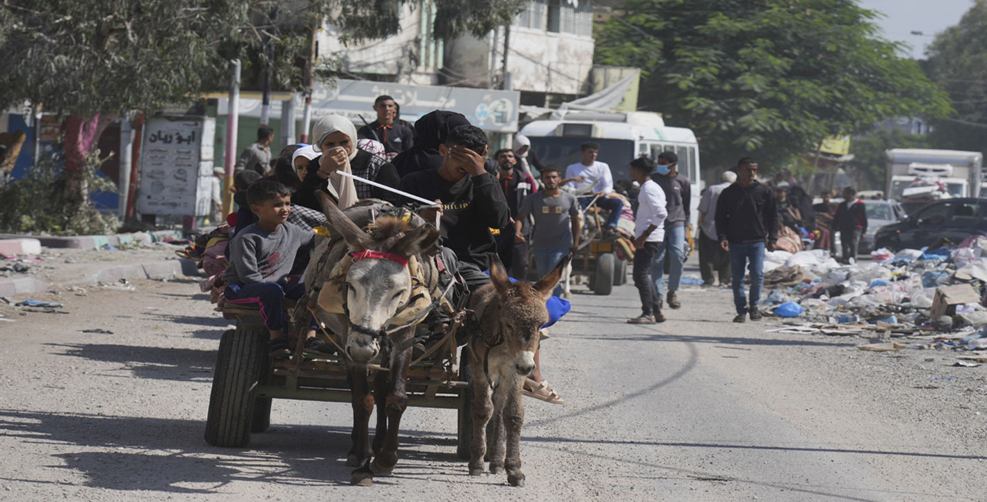 Άμαχος πληθυσμός εγκαταλείπει τη Γάζα