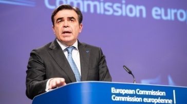 Συνάντηση με τους υπουργούς Εξωτερικών της Αιγύπτου και του Ισραήλ είχε στις Βρυξέλλες ο Μ. Σχοινάς