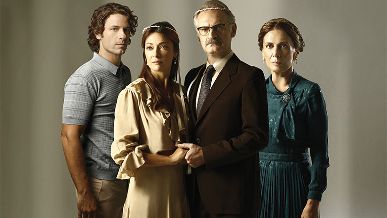 «Ηλέκτρα»: Μάνα και κόρη διεκδικούν την καρδιά του Παύλου