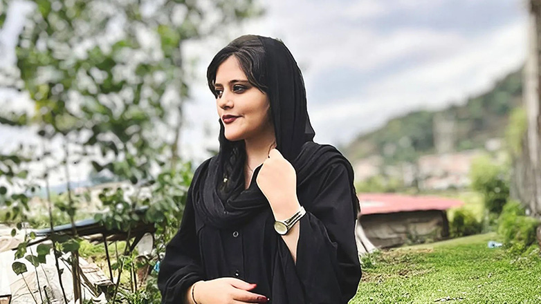 Η αδικοχαμένη Μαχσά Αμινί τιμήθηκε με το Βραβείο Ζαχάρωφ