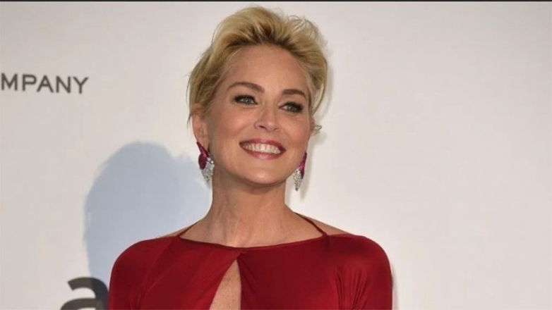 «Welcome to My Garden»: Νέα έκθεση ζωγραφικής δια χειρός Σάρον Στόουν