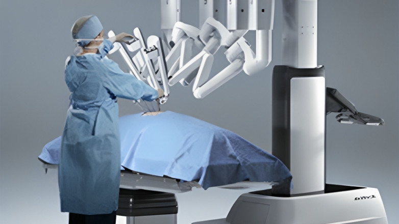 Όμιλος HHG: Καινοτομία στη ρομποτική χειρουργική με το σύστημα Da Vinci