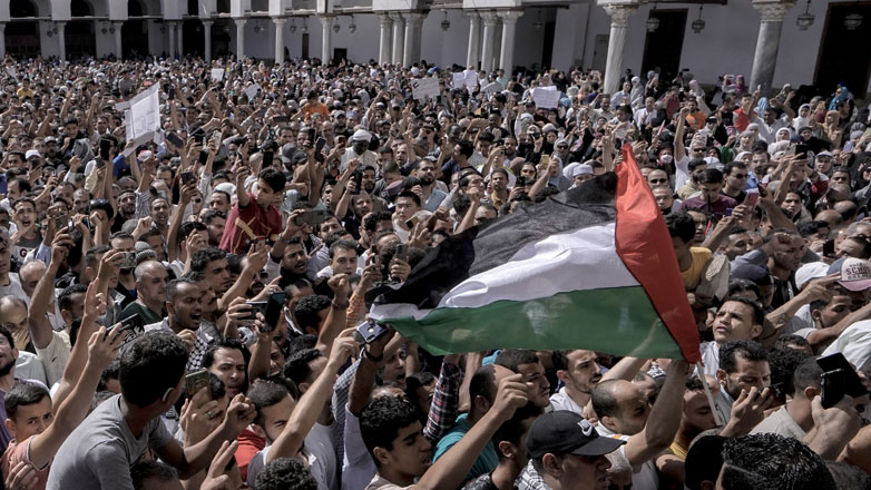 Μεσανατολικό: Από την Αίγυπτο μέχρι το Ιράκ, διαδηλωτές κατεβαίνουν στους δρόμους για τη Γάζα