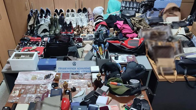 Εξαρθρώθηκε εγκληματική ομάδα που έκλεβε σπίτια σε περιοχές των νοτίων προαστίων της Αττικής