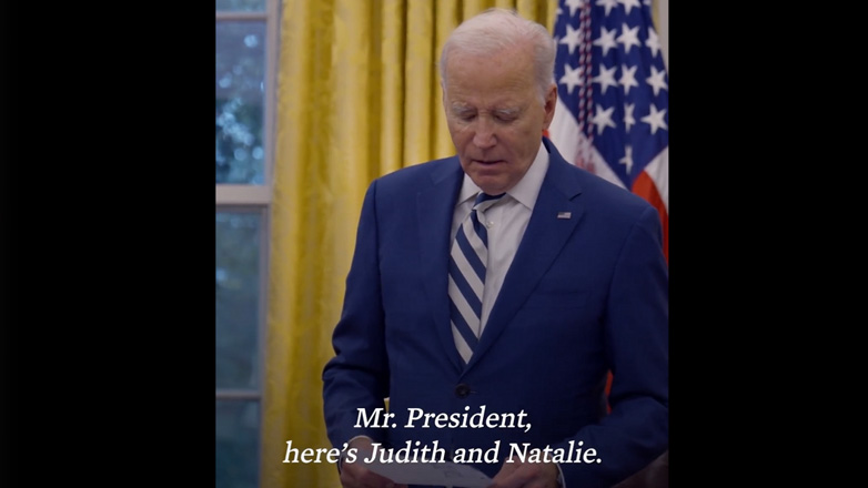 Βίντεο από τη συνομιλία του Μπάιντεν με τις 2 Αμερικανίδες ομήρους που απελευθέρωσε η Χαμάς