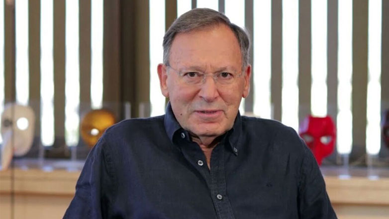 Ανδρέας Φουστάνος: Εξηγεί γιατί έχει αδυναμία στις μικρότερες γυναίκες