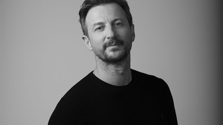 Ο Κώστας Καραφώτης live στη Σφίγγα