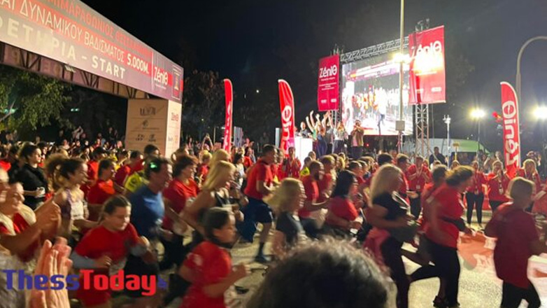 Διεθνής Νυχτερινός Ημιμαραθώνιος Θεσσαλονίκης: Αγώνας με χιλιάδες δρομείς και ρεκόρ στον τερματισμό