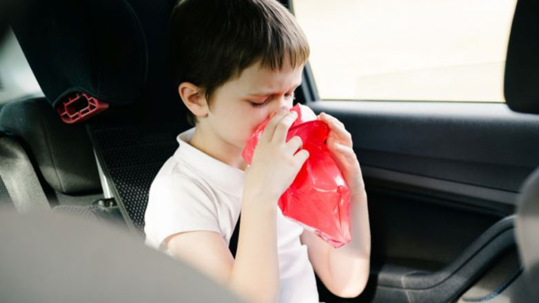 Ζαλίζεσαι στο αυτοκίνητο; Μερικά tips για να το ξεπεράσεις