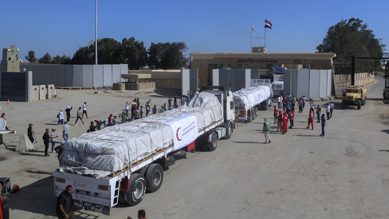 Νέα αυτοκινητοπομπή με βοήθεια στη Γάζα, όπου το Ισραήλ κλιμακώνει τα πλήγματά του