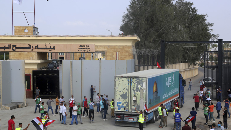 Μαρτυρίες για έκρηξη και ήχο ασθενοφόρων κοντά στο πέρασμα της Ράφα