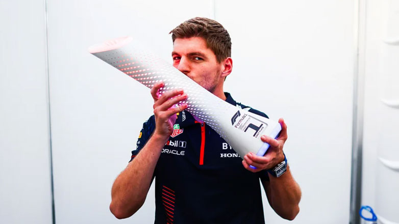 Επιστρέφει το τρόπαιο της F1 που ενεργοποιείται μόλις το φιλήσει ο νικητής