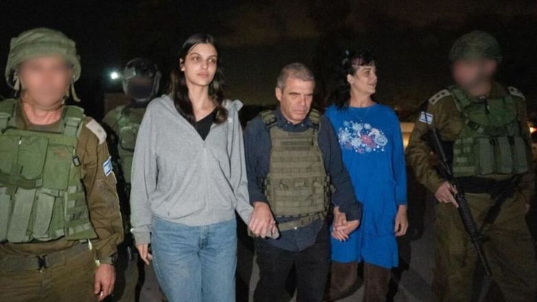 Ισραηλινά ΜΜΕ: Πληροφορίες για απελευθέρωση ομήρων με διπλή υπηκοότητα από τη Χαμάς