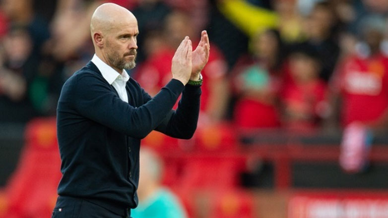 Τεν Χαγκ: «Νίκη για να αποτίσουμε φόρο τιμής στον σερ Μπόμπι Τσάρλτον»