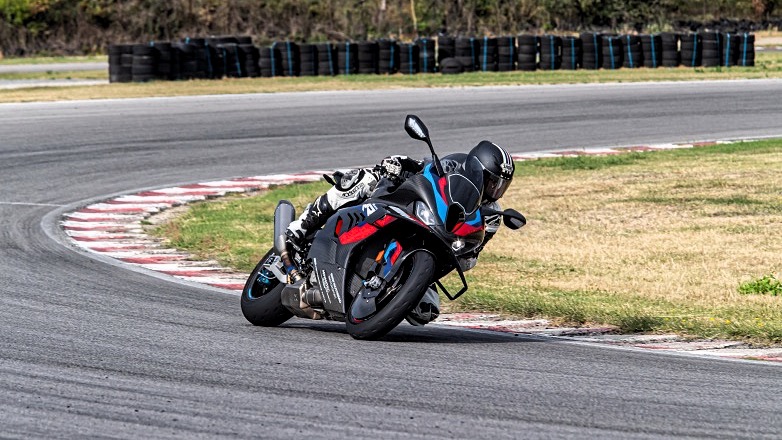 Η κορυφαία BMW M 1000 RR Competition στην πίστα των Σερρών