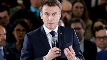 Ο Εμανουέλ Μακρόν έφθασε απόψε στην Ιορδανία