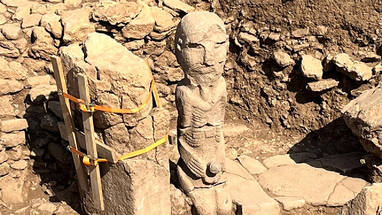 Τουρκία: Ανακαλύφθηκε το μεγαλύτερο άγαλμα ανθρώπινης μορφής και το πρώτο επιζωγραφισμένο άγαλμα μορφής ζώου