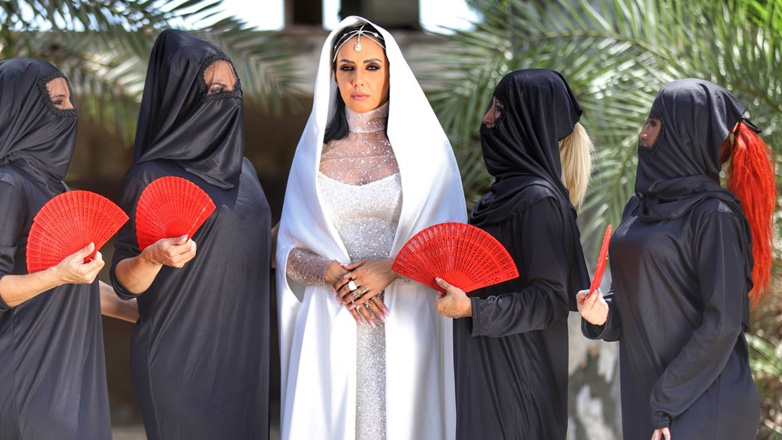 «ΑΜΑΝ»: Κυκλοφόρησε το νέο dance τσιφτετέλι της Evgenia!