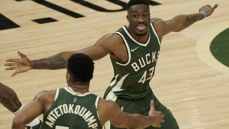 Αποκάλυψη Γιάννη Αντετοκούνμπο: «Ο Θανάσης με έπεισε να ανανεώσω με τους Μπακς»