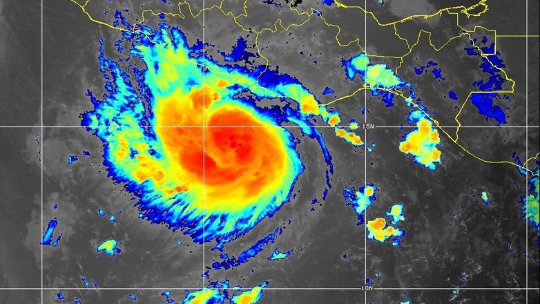 Μεξικό: Ενισχύθηκε σε κατηγορία 4 ο νέος τυφώνας «Ότις» και απειλεί το Ακαπούλκο