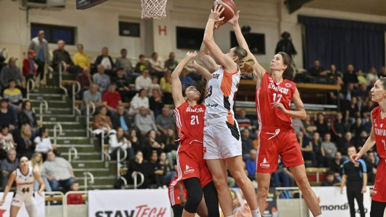 Μπάσκετ γυναικών: «Διπλό» και δεύτερη νίκη για τον Ολυμπιακό, 59-46 τη Ρουζόμπεροκ