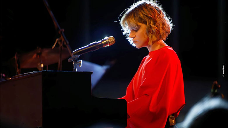 Η Monika στη σκηνή του «VOX» για λίγες εμφανίσεις