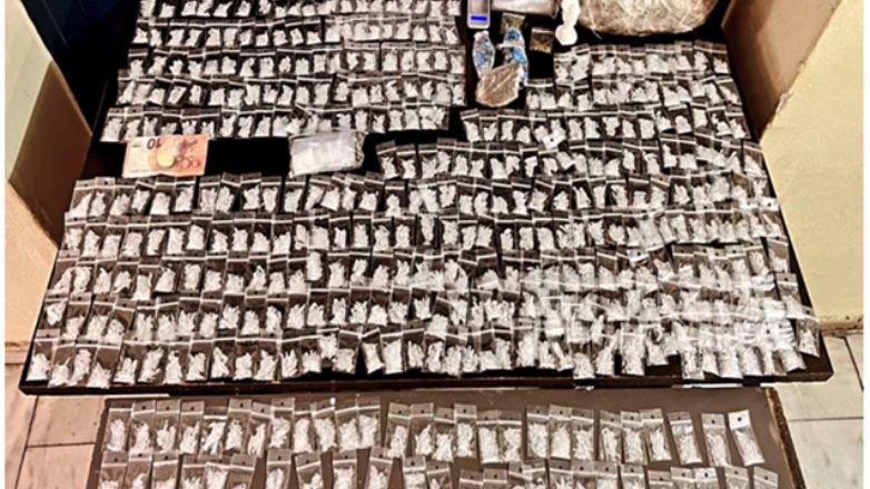 Τρεις συλλήψεις για διακίνηση ναρκωτικών στο κέντρο της Αθήνας – Είχαν ως ορμητήριο σπίτια στο Περιστέρι