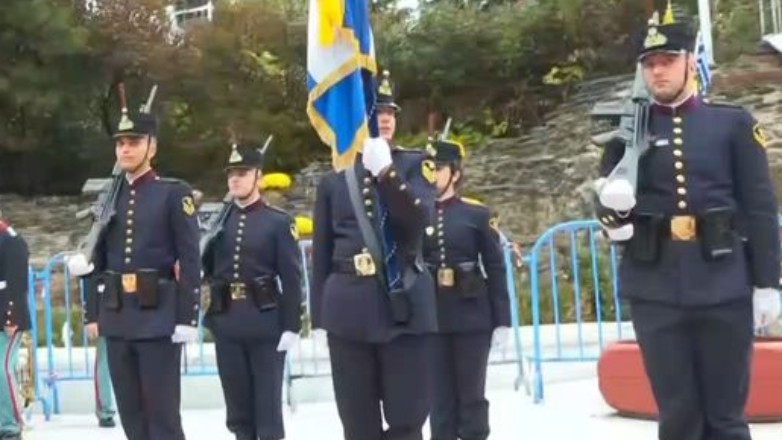 Θεσσαλονίκη: Αξιωματικοί του Στρατού έκλεψαν τις εντυπώσεις κάνοντας ασκήσεις με όπλα