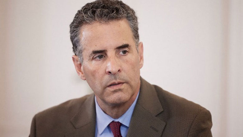 ΗΠΑ: Δεν θα είναι ξανά υποψήφιος ο βουλευτής Τζον Σαρμπάνης