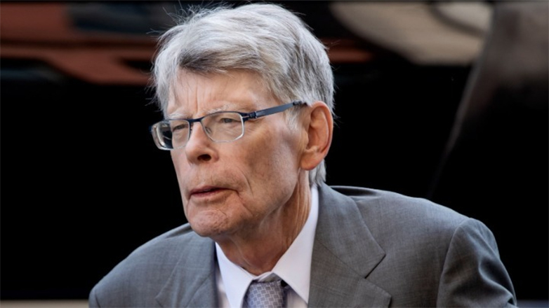 Στίβεν Κινγκ: Δέχθηκε επικριτικά σχόλια επειδή επαίνεσε βιβλίο της Τζ. Κ. Ρόουλινγκ